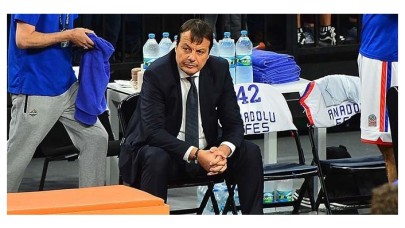 Ergin Ataman'ın zafere sevinmeyişi tartışma konusu oldu