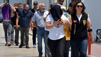 Fuhuş çetesine operasyon! Ağlarına böyle düşürmüşler
