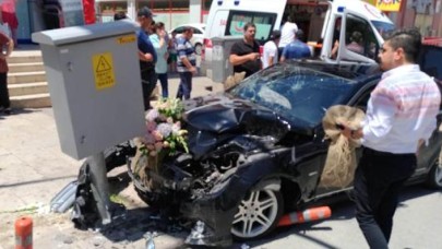 Gelin arabası kaza yaptı: Yaralılar var