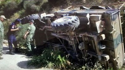 Hatay'da askeri araç devrildi: 19 yaralı