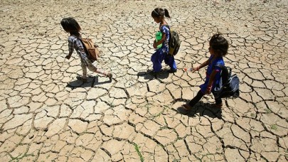 Hindistan'da aşırı sıcaklar 92 can aldı