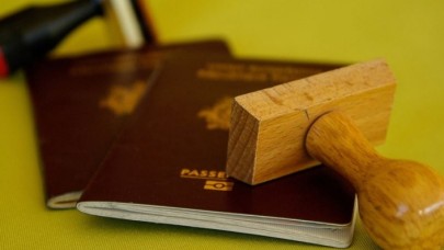 İran yabancı turistlerin pasaportuna mühür vurmayacak