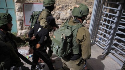 İsrail güçleri 9 Filistinliyi gözaltına aldı