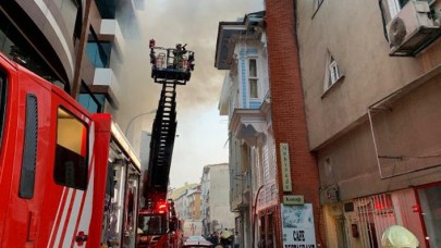 Kadıköy'de korkutan yangın!