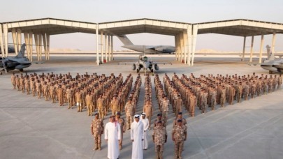 Katar,  Fransa'dan savaş uçaklarını teslim aldı