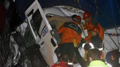Kırıkkale’de feci kaza: 2 ölü,  17 yaralı