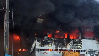 Kocaeli'de büyük yangın! Patlama sesleri geliyor...