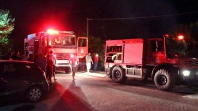 Yunanistan'da Türk diplomatlara ait araçlar kundaklandı