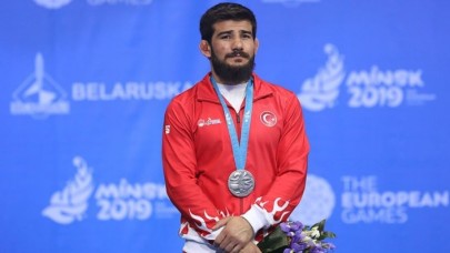 'Madalyamı şehit ailelerine armağan ediyorum'