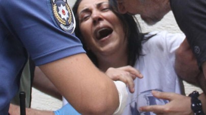 Oğlunu son kez görmek isteyen annenin feryatları yürek burktu