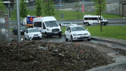 Sarıyer'de toprak kayması