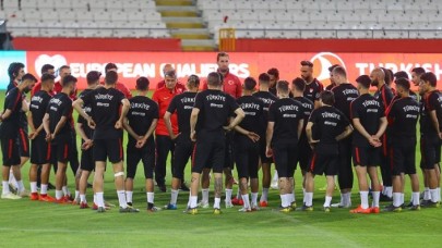 Şenol Güneş: 4 futbolcu Fransa maçında yok