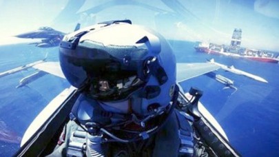 Türk F-16’ları 'Yavuz'u selamladı