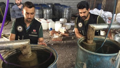 Adana'da 22 bin litre sahte içki ele geçirildi: 54 gözaltı