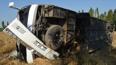 Afyonkarahisar'da yolcu otobüsü devrildi: 7 yaralı