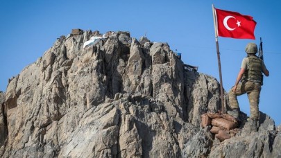 Ağrı'da 2 PKK'lı terörist etkisiz hale getirildi