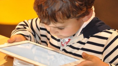 Ailelere yaz tatilinde 'dijital dünya' ile ilgili uyarılar