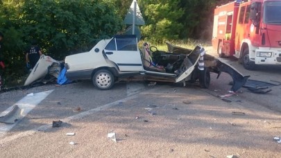 Antalya'da yolcu otobüsüyle otomobil çarpıştı: 2 ölü,  3 yaralı