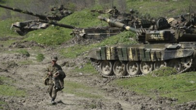 Azerbaycan'da askeri üste patlama: 2 asker yaşamını yitirdi