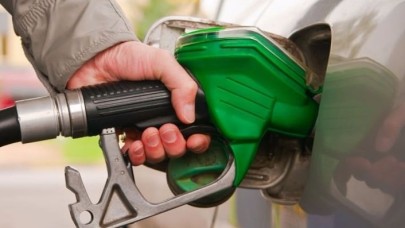 Benzin fiyatlarında bu geceden itibaren indirim bekleniyor