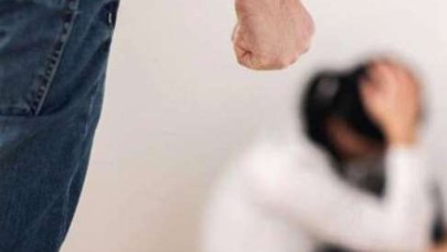 Boşanmak isteyen eşini darbeden kocaya 4.5 yıl hapis