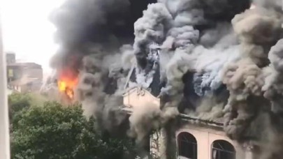 Çin’de 100 yıllık otelde büyük yangın