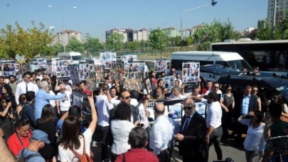 Çorlu tren kazası davasında gerginlik,  mahkeme heyeti çekildi