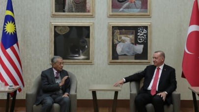 Cumhurbaşkanı Erdoğan,  Malezya Başbakanı Mahathir ile görüştü