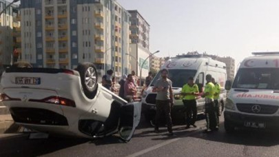 Diyarbakır'da otomobiller çarpıştı: 2'si çocuk,  5 yaralı 