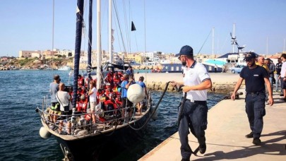Düzensiz göçmenleri kurtaran STK'lere İtalya ve Malta engeli