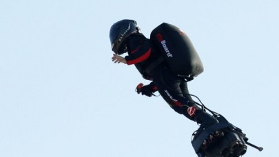 'Uçan asker' Manş Denizi'ni geçemedi