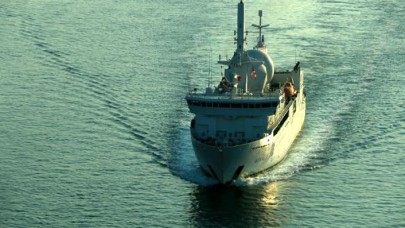 Fransa ve ABD askeri gemileri Boğaz'dan geçti