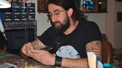 İnternetten video izleyerek öğrendi,  şimdi dünyaya satıyor