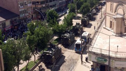 Irak sınırına askeri sevkiyat