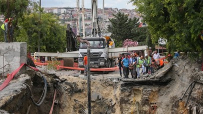 İstanbul'da korkutan olay! Cadde çöktü