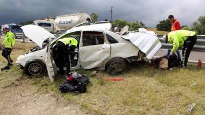 Kazada kalbi duran anne ile kızı masajla hayata döndürüldü