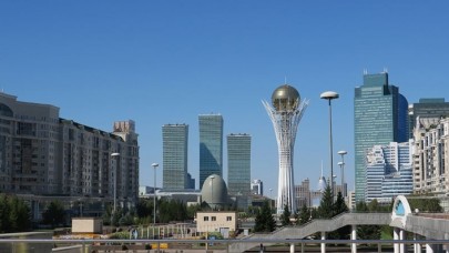 Kazakistan stratejik hamlelerle finansta liderlik peşinde