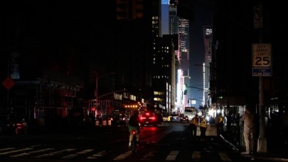 Elektrik kesintisi hayatı felç etti