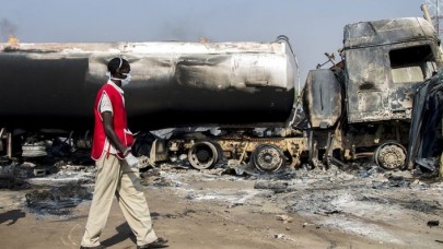 Nijerya'da tanker patladı: 50 ölü