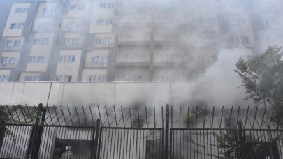 Öğrenci yurdunun trafosunda yangın