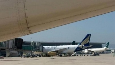 Pakistan'da havalimanında silahlı saldırı: 2 ölü