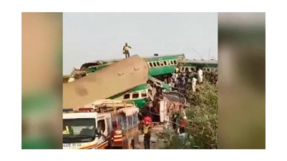 Pakistan’da iki tren çarpıştı: 11 ölü,  67 yaralı