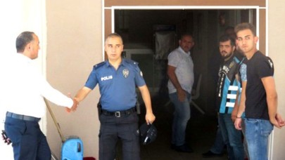 Pendik magandasının elini sıkan polis amiri görevden alındı