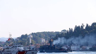 Peş peşe 'Boğaz'dan geçtiler