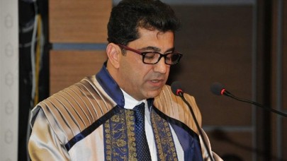 Rektörün 'tedbili kıyafet' denetimi hastaneyi kapattırdı