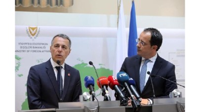 Rum Dışişleri Bakanı’ndan Çavuşoğlu’na 'diyaloğa hazırız' mesajı