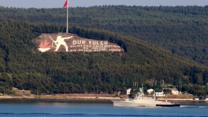 Rus askeri gemileri Çanakkale Boğazı'ndan geçti