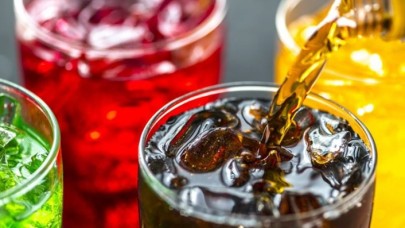 Şekerli içecekler kanser riskini artırıyor