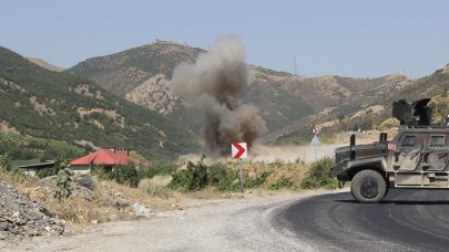 Siirt'te PKK'lı teröristlerce yola tuzaklanan patlayıcı infilak etti