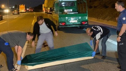 TEM'de feci ölüm! Ceset parçalarını yoldan topladılar